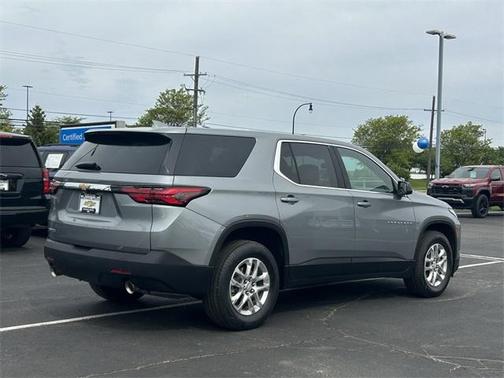 2023 Chevrolet Traverse LS