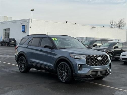 2025 Ford Explorer ST-Line