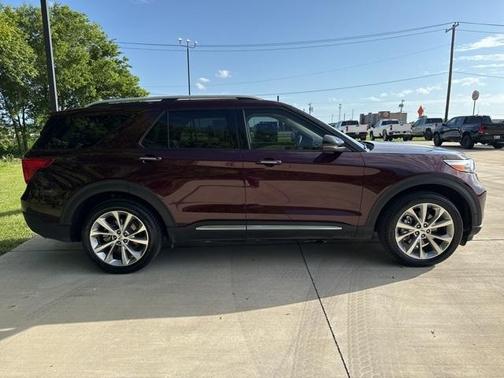 2022 Ford Explorer Platinum