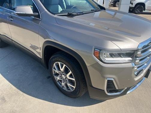 2022 GMC Acadia SLT