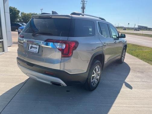 2022 GMC Acadia SLT