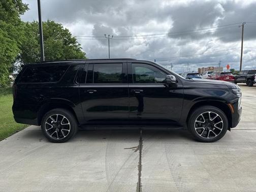2025 Chevrolet Suburban RST