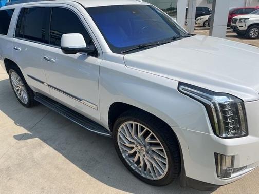 2016 Cadillac Escalade Luxury