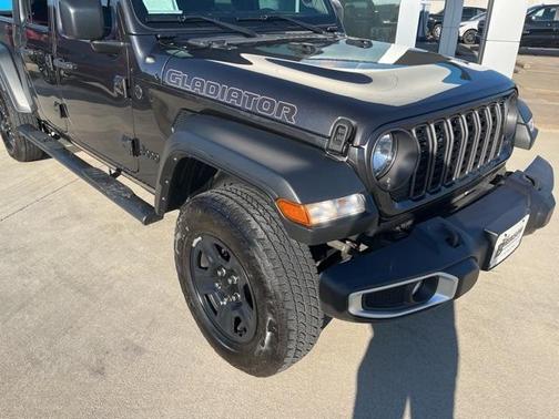 2024 Jeep Gladiator Sport