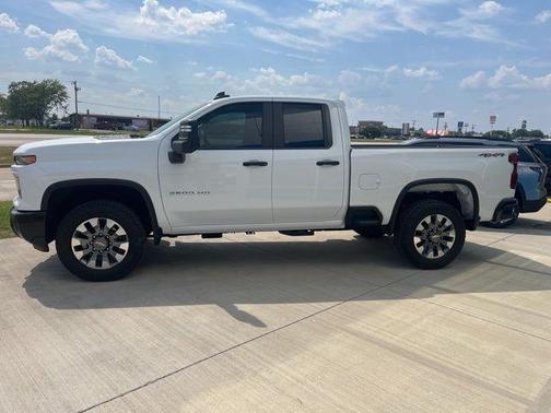 2026 Chevrolet Silverado 2500 Custom