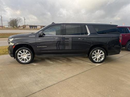 2022 Chevrolet Suburban High Country