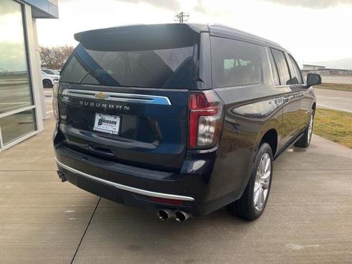 2022 Chevrolet Suburban High Country