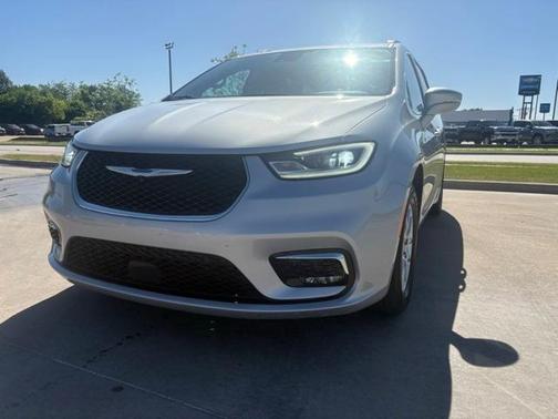 2022 Chrysler Pacifica Touring-L