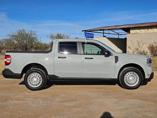 2024 Ford Maverick XL