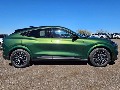 ERUPTION GREEN METALLIC 2025 Ford Mustang Mach-E Premium