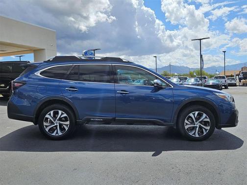 2022 Subaru Outback Touring