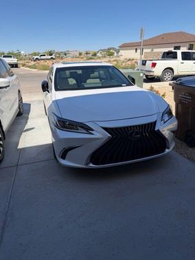 Eminent White Pearl 2025 Lexus ES 300h Base