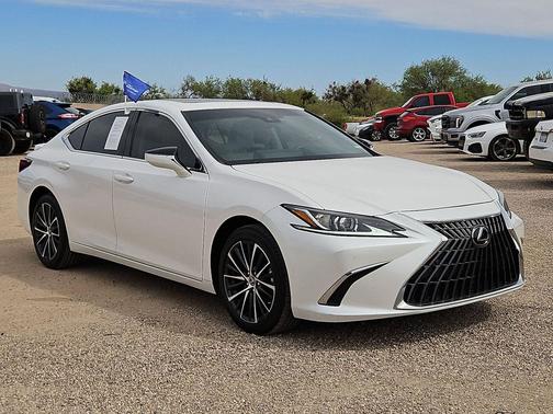 Eminent White Pearl 2025 Lexus ES 300h Base