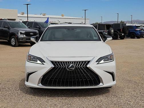 Eminent White Pearl 2025 Lexus ES 300h Base