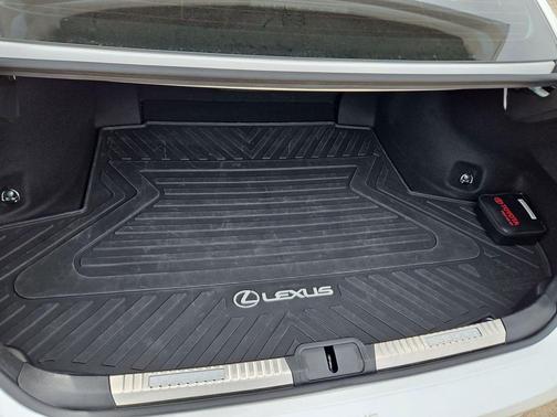 Eminent White Pearl 2025 Lexus ES 300h Base