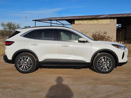 2026 Ford Escape PHEV SE