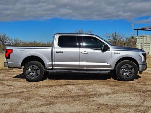 2025 Ford F-150 Lightning Flash