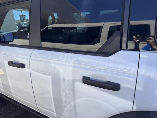 OXFORD WHITE 2025 Ford Bronco Badlands