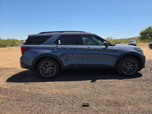Vapor Blue Metallic 2026 Ford Explorer ST-Line