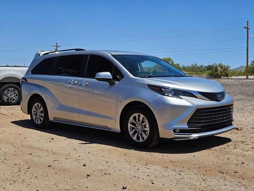2024 Toyota Sienna XLE 8 Passenger