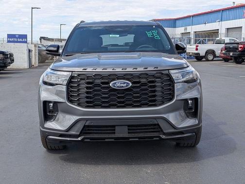 Carbonized Gray Metallic 2026 Ford Explorer ST-Line