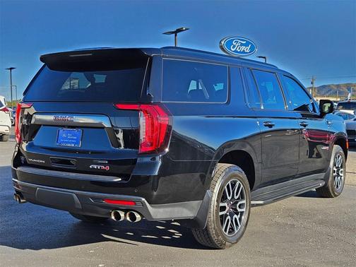 2022 GMC Yukon XL 4WD AT4