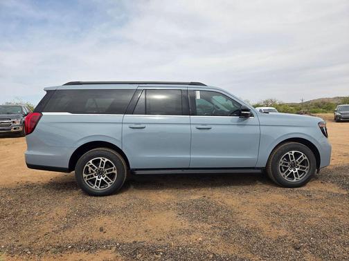 GLACIER GRAY MET TRI-COAT 2026 Ford Expedition Max Active 4x4