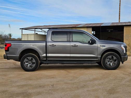 2025 Ford F-150 Lightning Flash