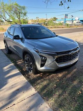 Sterling Gray Metallic 2025 Chevrolet Trax FWD 2RS