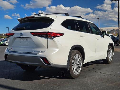 2021 Toyota Highlander Platinum