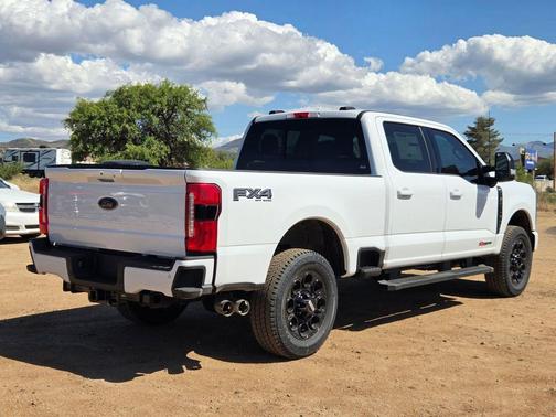 OXFORD WHITE 2026 Ford F-250 Lariat