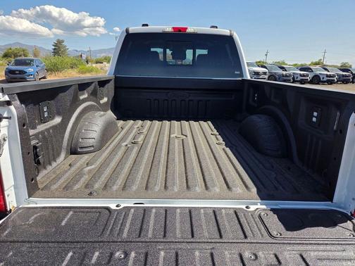 OXFORD WHITE 2026 Ford F-250 Lariat