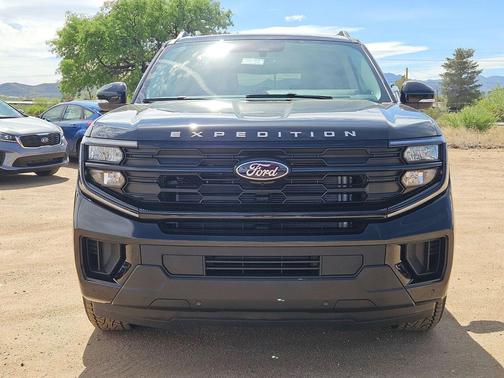 AGATE BLACK METALLIC 2026 Ford Expedition Max Active 4x4