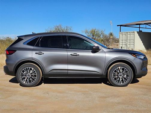 2026 Ford Escape PHEV SE