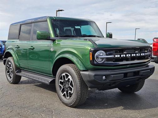 2025 Ford Bronco Outer Banks