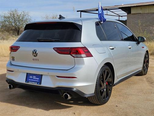 2023 Volkswagen Golf GTI 2.0T SE DSG