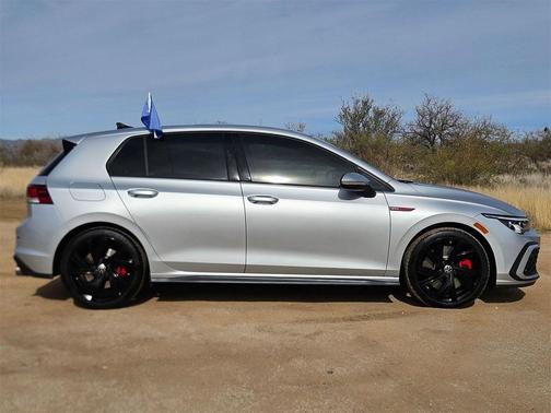 2023 Volkswagen Golf GTI 2.0T SE DSG