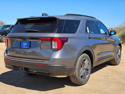 CARBONIZED GRAY METALLIC 2026 Ford Explorer ST-Line