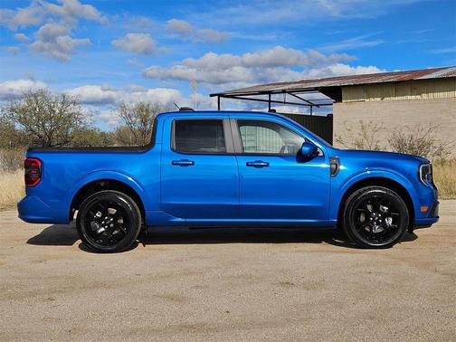 2025 Ford Maverick Lobo Standard