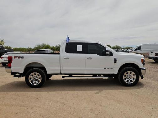 OXFORD WHITE 2017 Ford F-250 Lariat