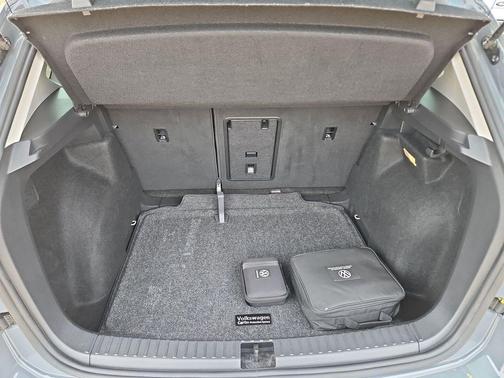 Gray 2022 Volkswagen Taos 1.5T SE