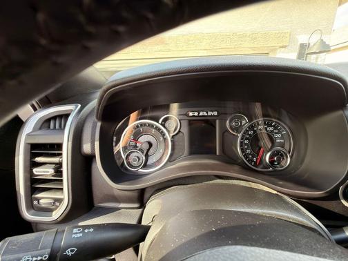 Bright White Clearcoat 2022 RAM 2500 Big Horn Crew Cab 4x4 6'4' Box