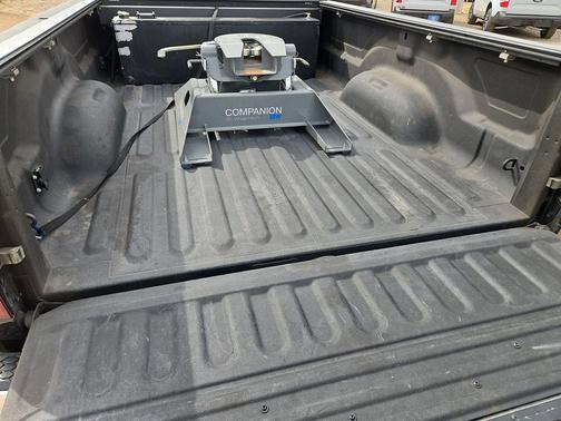 Brilliant Black Crystal Pearlcoat 2015 RAM 3500 SLT