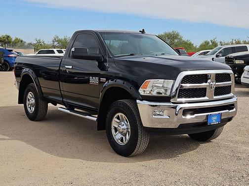 Brilliant Black Crystal Pearlcoat 2015 RAM 3500 SLT