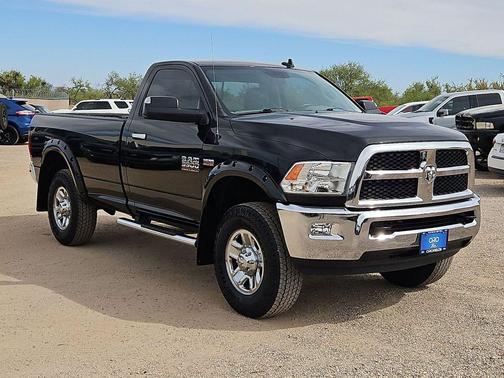 Brilliant Black Crystal Pearlcoat 2015 RAM 3500 SLT