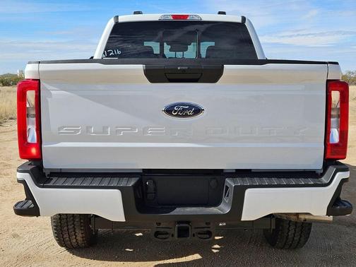OXFORD WHITE 2026 Ford F-250 XL