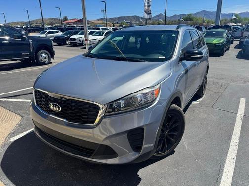 Everlasting Silver 2019 Kia Sorento S