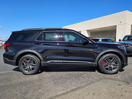 AGATE BLACK METALLIC 2026 Ford Explorer ST-Line
