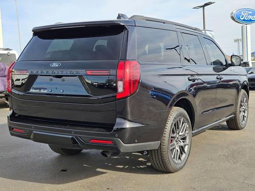 AGATE BLACK METALLIC 2025 Ford Expedition Platinum