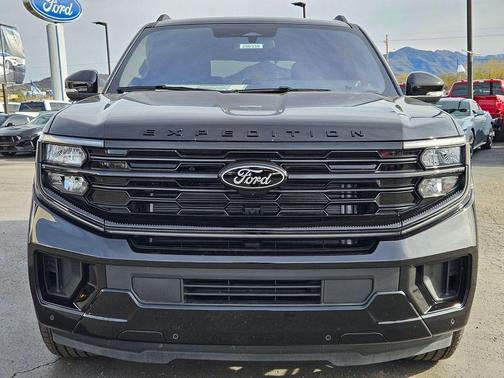 AGATE BLACK METALLIC 2025 Ford Expedition Platinum